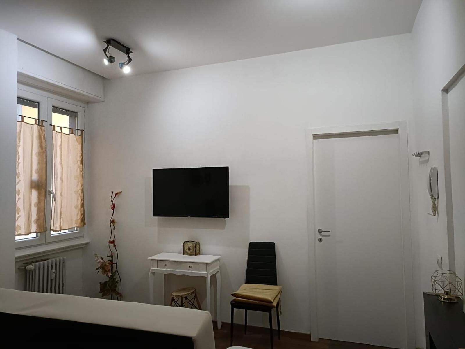 Lovely Apartment Piatti Duomo Милано Екстериор снимка